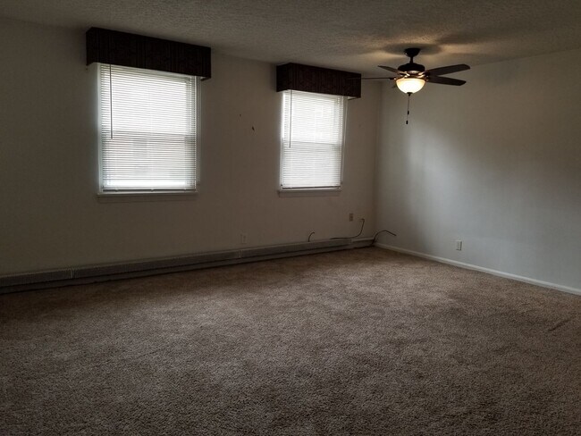 Building Photo - 2 bedroom Mayflower Condo for Rent