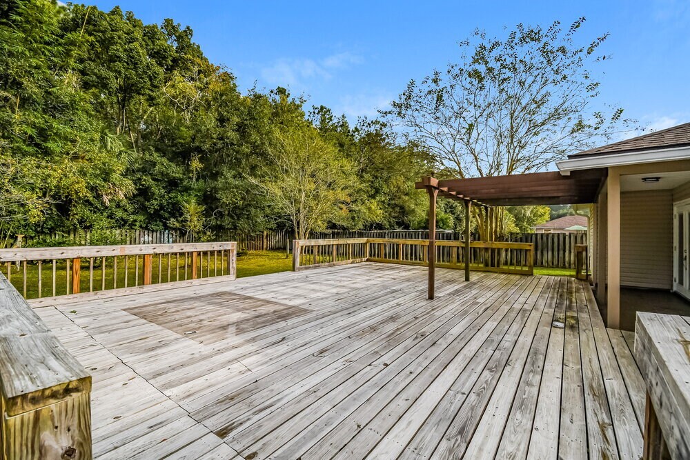 Building Photo - 1299 Summit Oaks Dr E