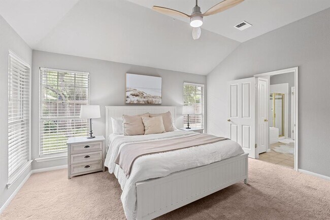 Building Photo - 9305 Donner Ln