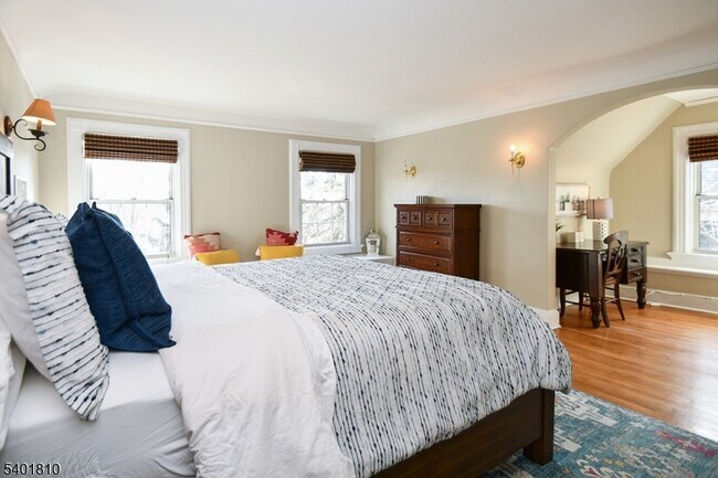 Building Photo - 15 Euclid Ave