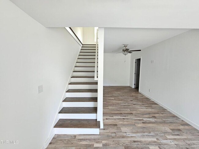 Building Photo - 1412 Indian Ridge Rd