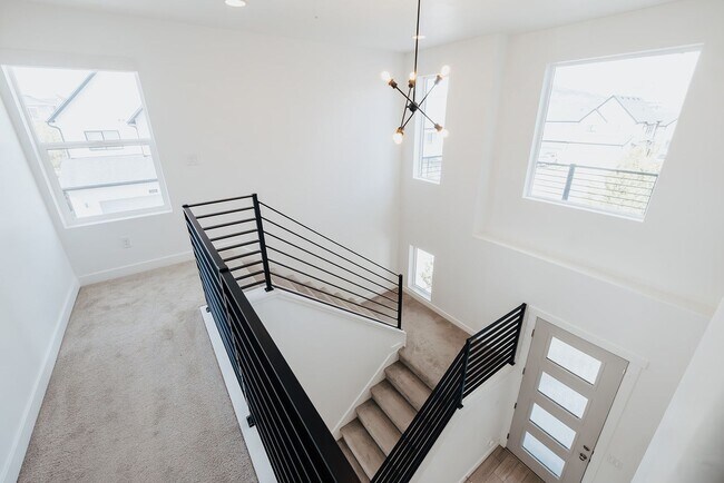 Building Photo - Stunning 4 Bedroom Home in Lehi with Great Amenities!