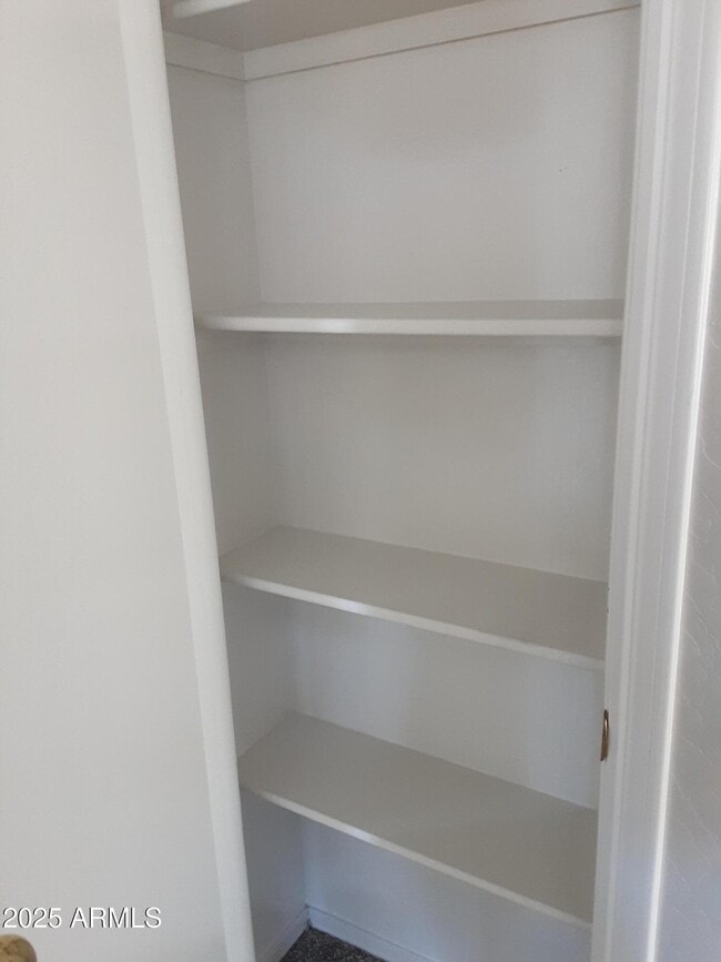 Building Photo - 1401 E Jasper Dr