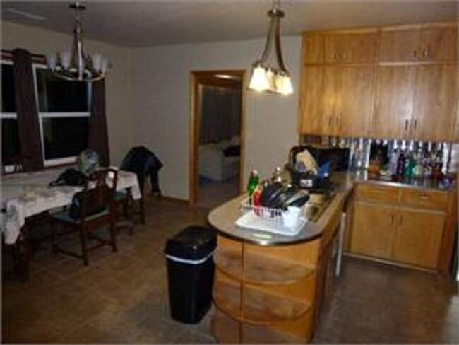 Building Photo - 1103 College St