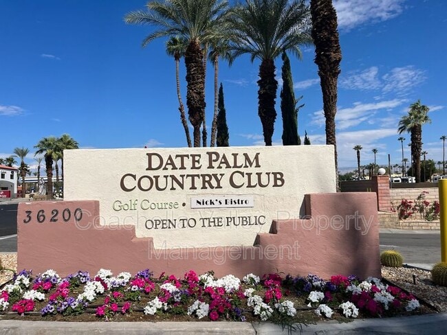 Building Photo - 421 S Paseo Laredo