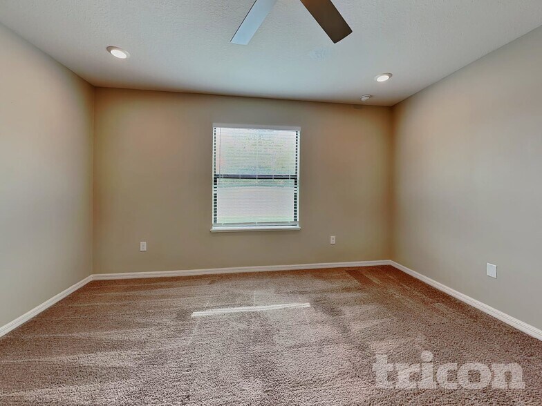 Building Photo - 4648 Lindever Ln