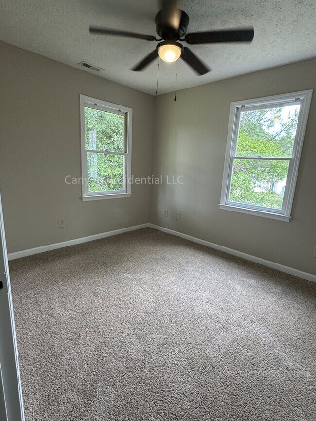 Building Photo - 6556 Rhemish Dr