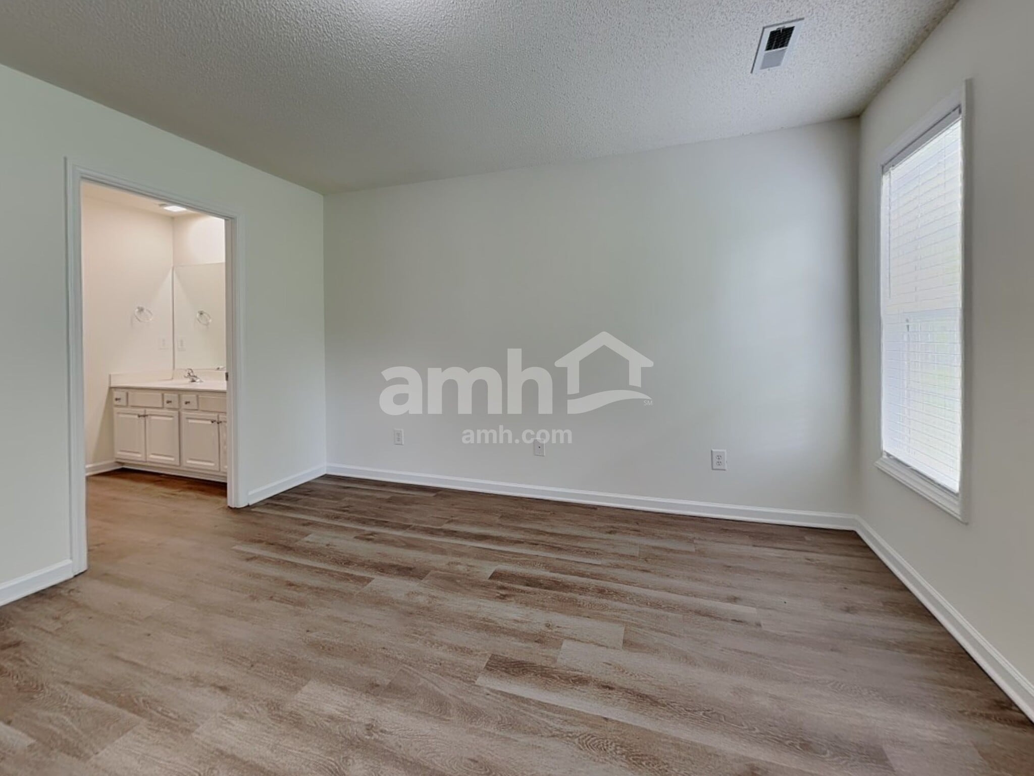 Building Photo - 5825 Regent Village Dr