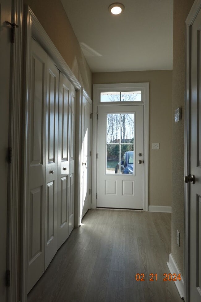 Building Photo - 2 Bedroom 2 bath rental in Yorktown