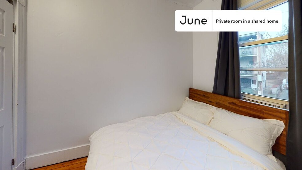 Building Photo - Room in Shared 6 bed/2 bath home