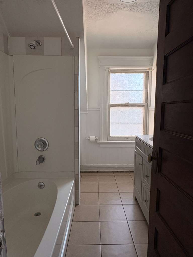 Building Photo - 331 Chestnut St