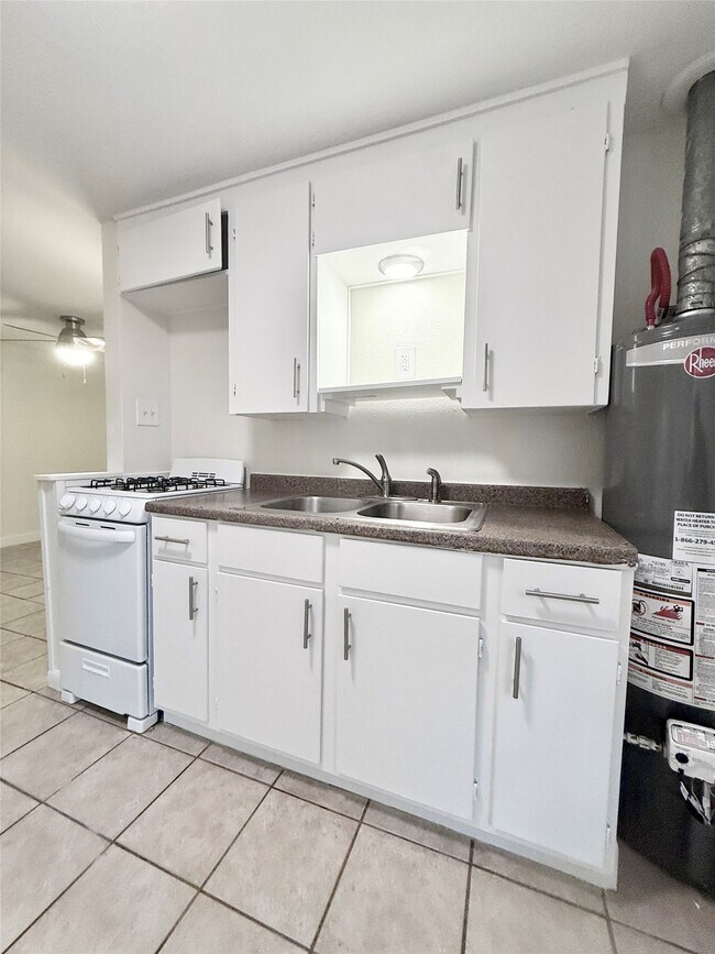 Building Photo - 2714 Carrolton St