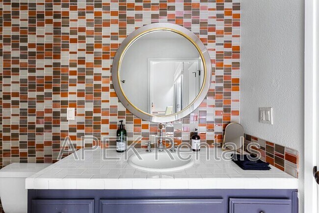 Building Photo - 2842 Sundance Cir W