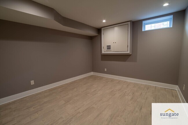 Building Photo - 1125 S Clinton St