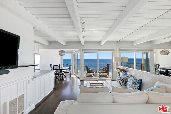 Building Photo - 11856 S Beach Club Way