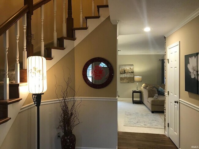 Building Photo - 2206 E Autumn Dr