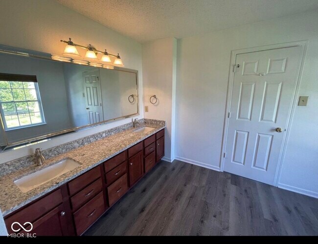 Building Photo - 12550 E 131st St