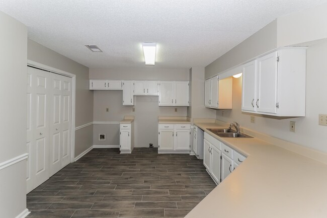 Building Photo - 8247 Timber Creek Dr