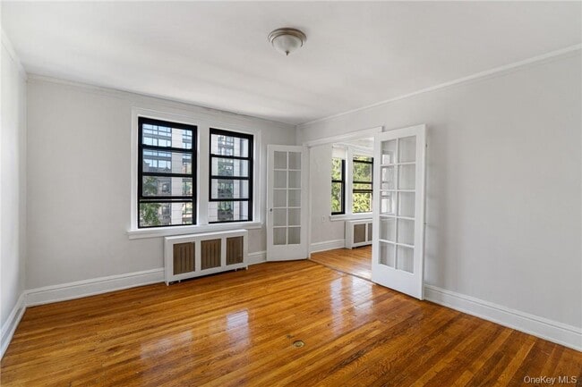 Building Photo - 240 Martine Ave