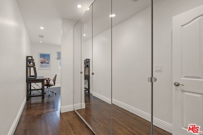 Building Photo - 9023 Alto Cedro Dr