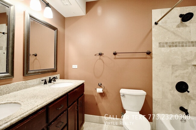 Building Photo - 5528 S Indiana Ave