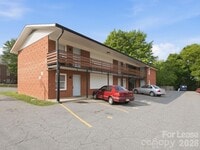 Building Photo - 260 Church St N