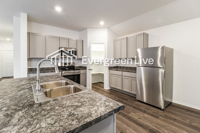 Building Photo - 154 Meadow Dr