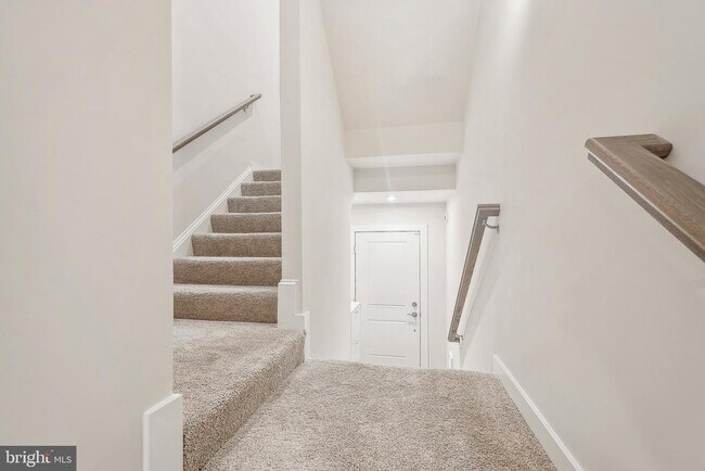 Building Photo - 4610 Olivine Dr