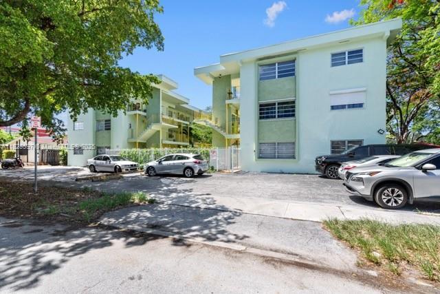 Primary Photo - 2031 Dewey St