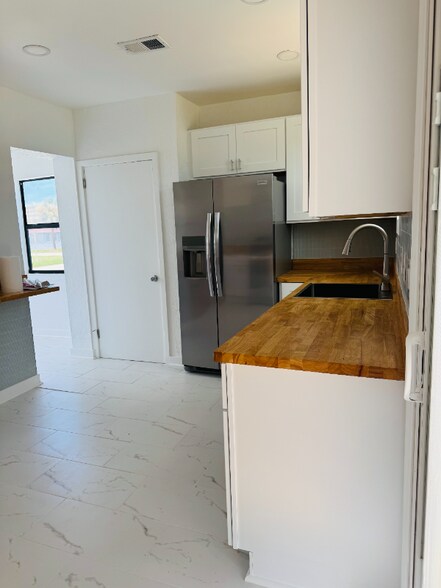 Building Photo - 202 Bosarvey Dr