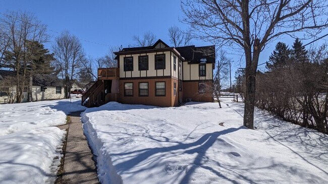Building Photo - 15990 W 4th St