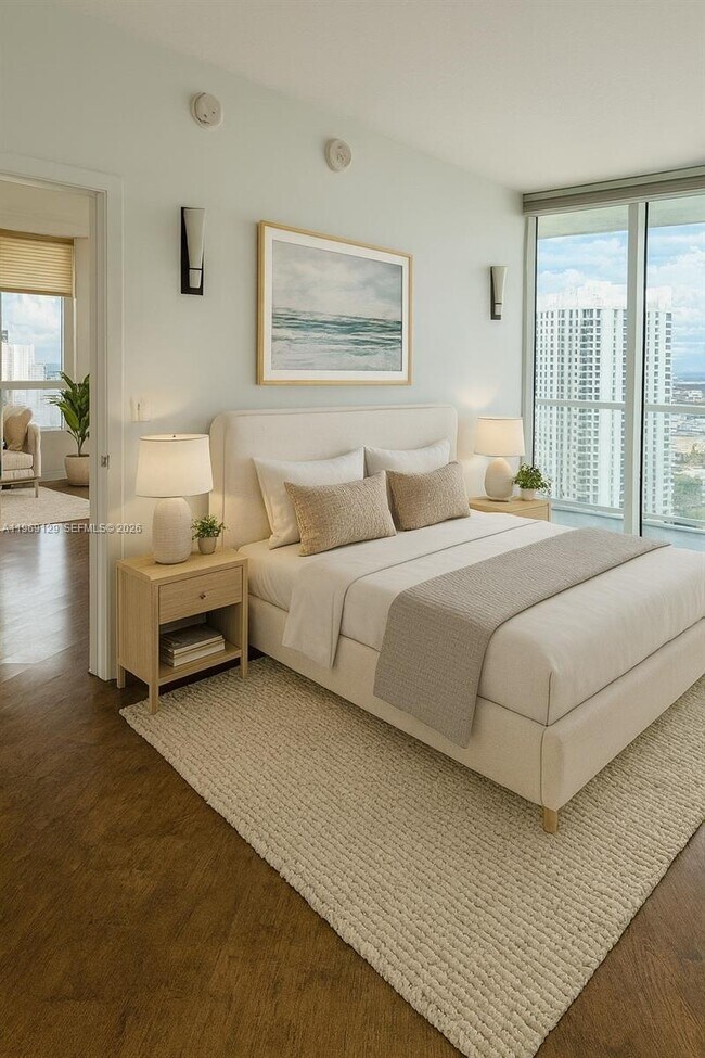 Building Photo - 1900 N Bayshore Dr