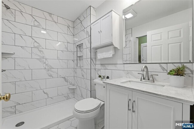 Building Photo - 199 Union St