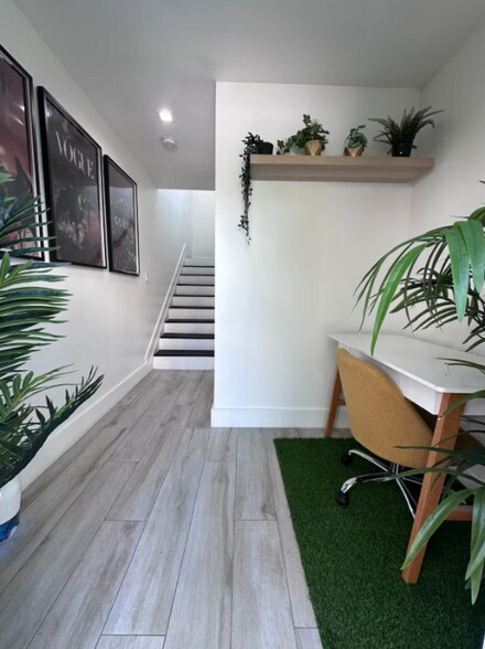 Building Photo - 1718 SW 11th St