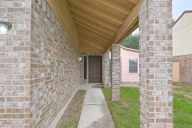 Building Photo - 940 Somercotes Ln