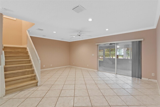 Building Photo - 1186 SW 44th Ave