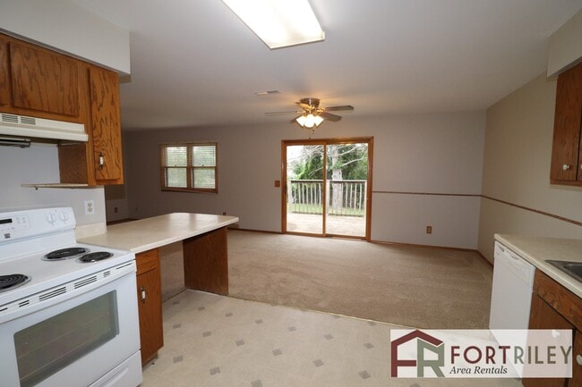 Building Photo - Family Home for rent!