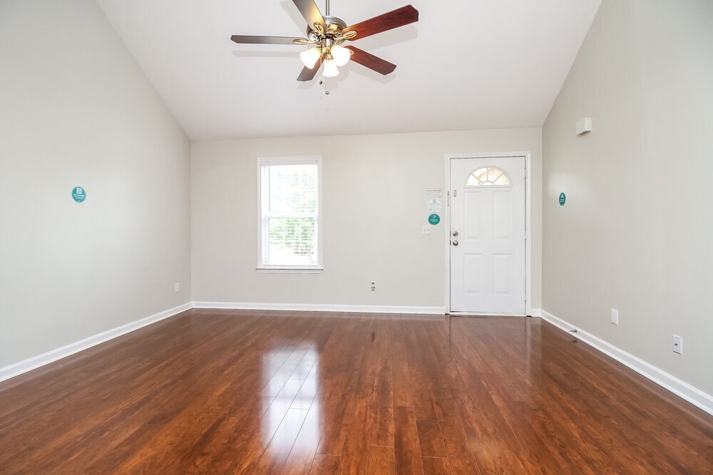 Building Photo - 615 Zellwood Dr