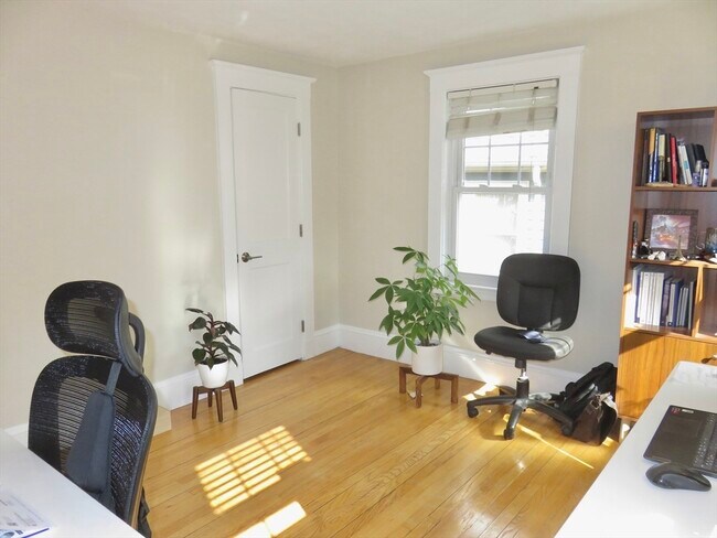 Building Photo - 35 Lovell Rd