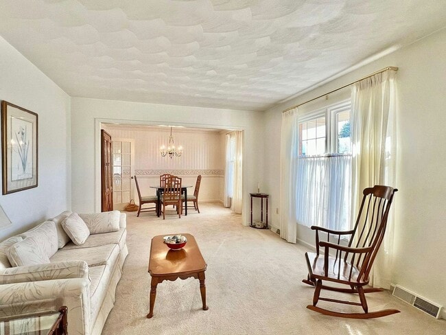 Building Photo - 4946 Appletree Dr