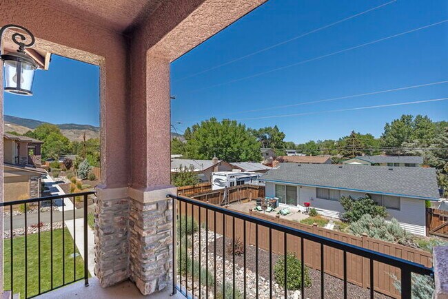Building Photo - Welcome to this beautiful Carson City townhome available for rent