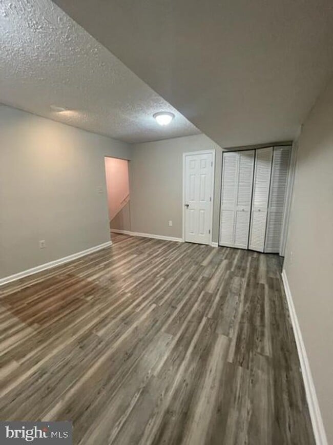 Building Photo - SPACIOUS TOWNHOUSE IN GAITHERSBURG