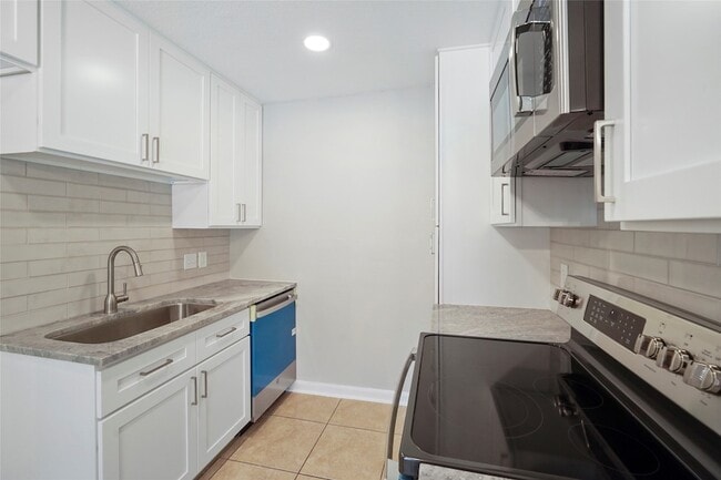 Building Photo - 2526 Appian Wy