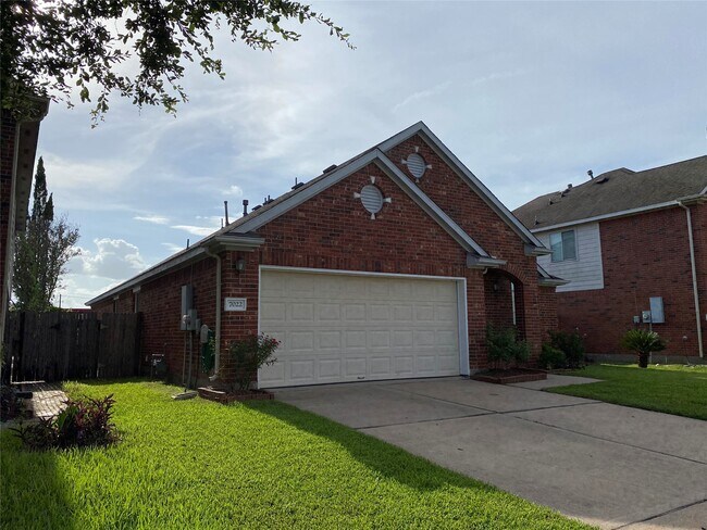 Building Photo - 7022 Leaders Crossing Dr