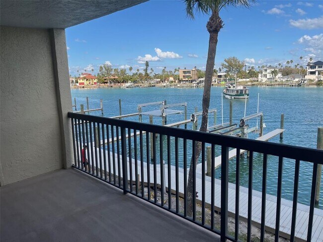 Building Photo - 3111 Pass a Grille Way