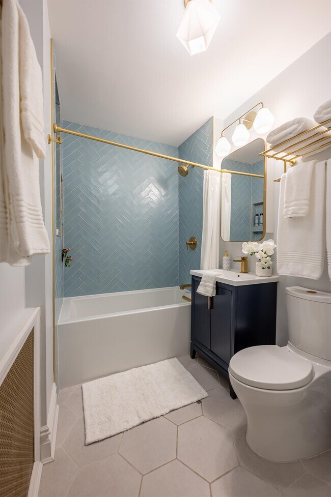 Building Photo - 131 Kensington Ave