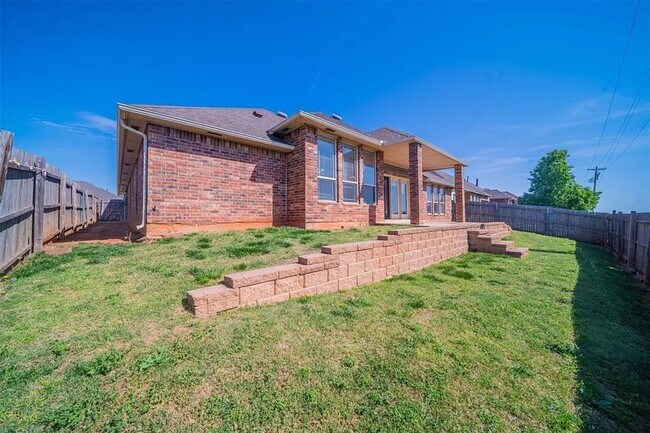 Building Photo - 1105 Kelsi Dr