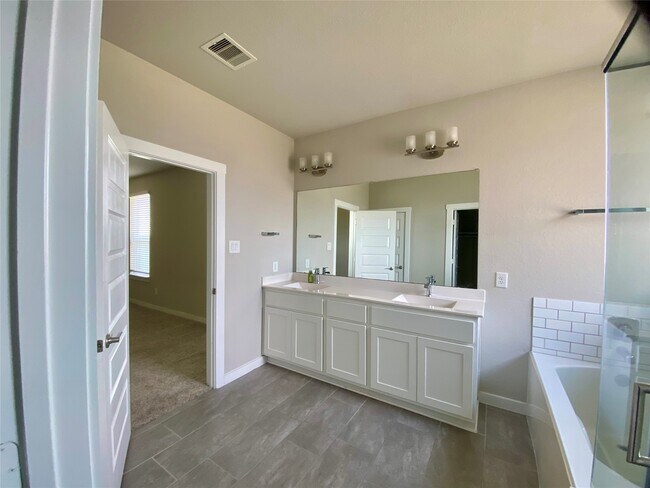 Building Photo - 28503 Hannahs Harbor Ln
