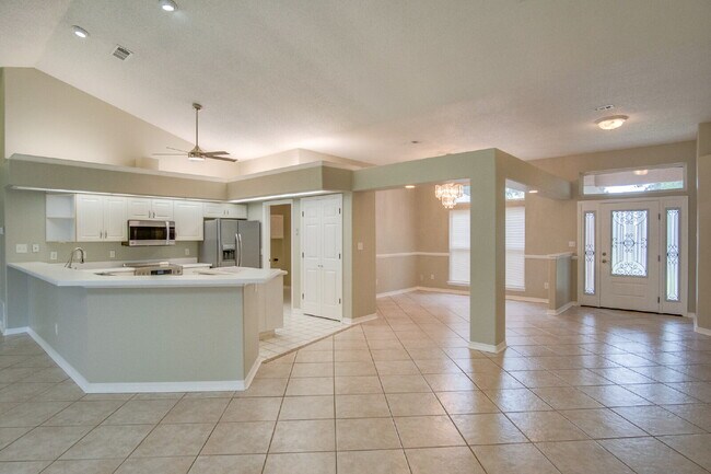 Building Photo - Spacious 4-Bedroom Cantonment Home with Sc...