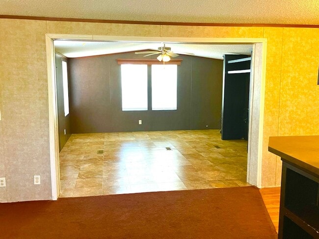 Building Photo - 1328 Steen Rd